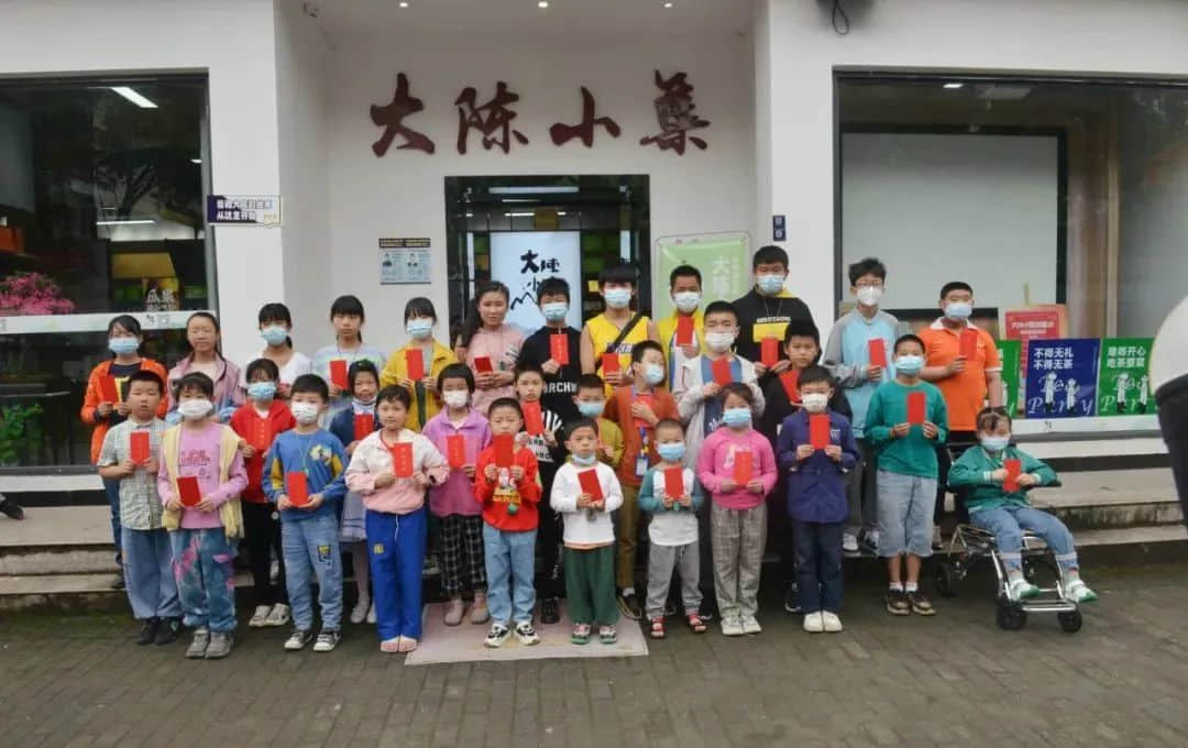 义乌民建“向阳花”爱心助学连续15年，助力困难学生放飞梦想