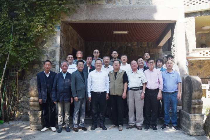 民建义乌市基层委开展重阳敬老赏秋学习活动