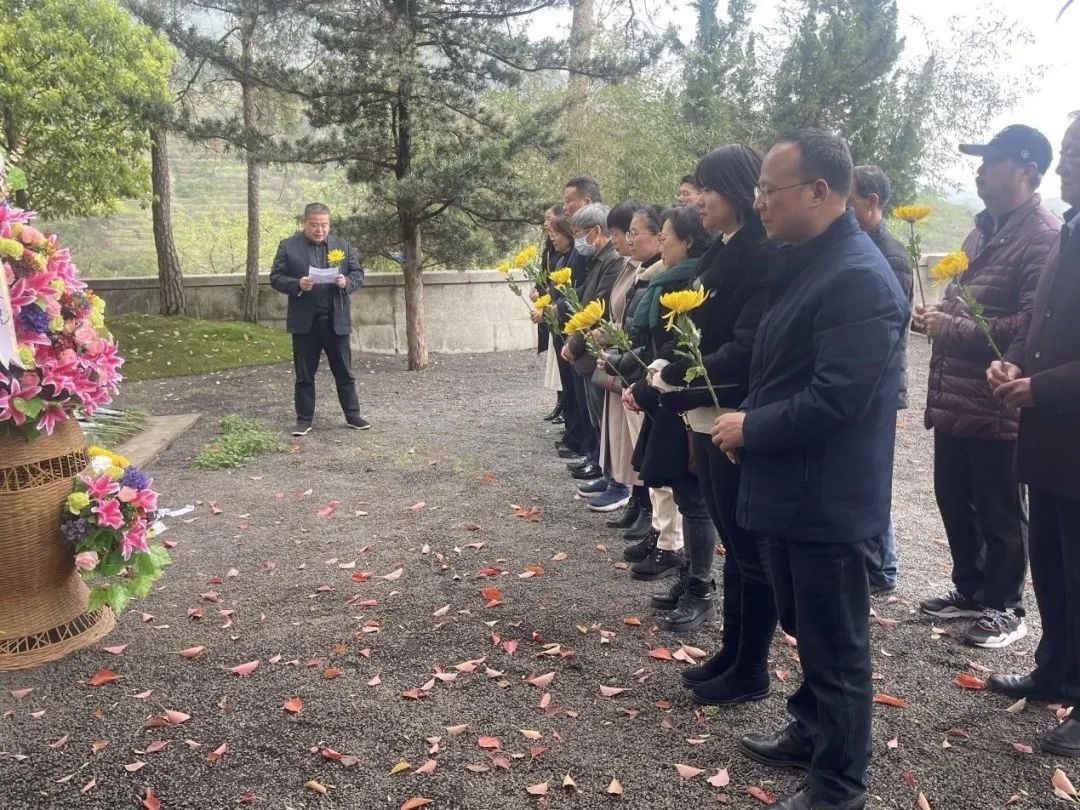 缅怀先辈 砥砺奋进 | 民建婺城区基层委前往施复亮陵园开展清明追思活动