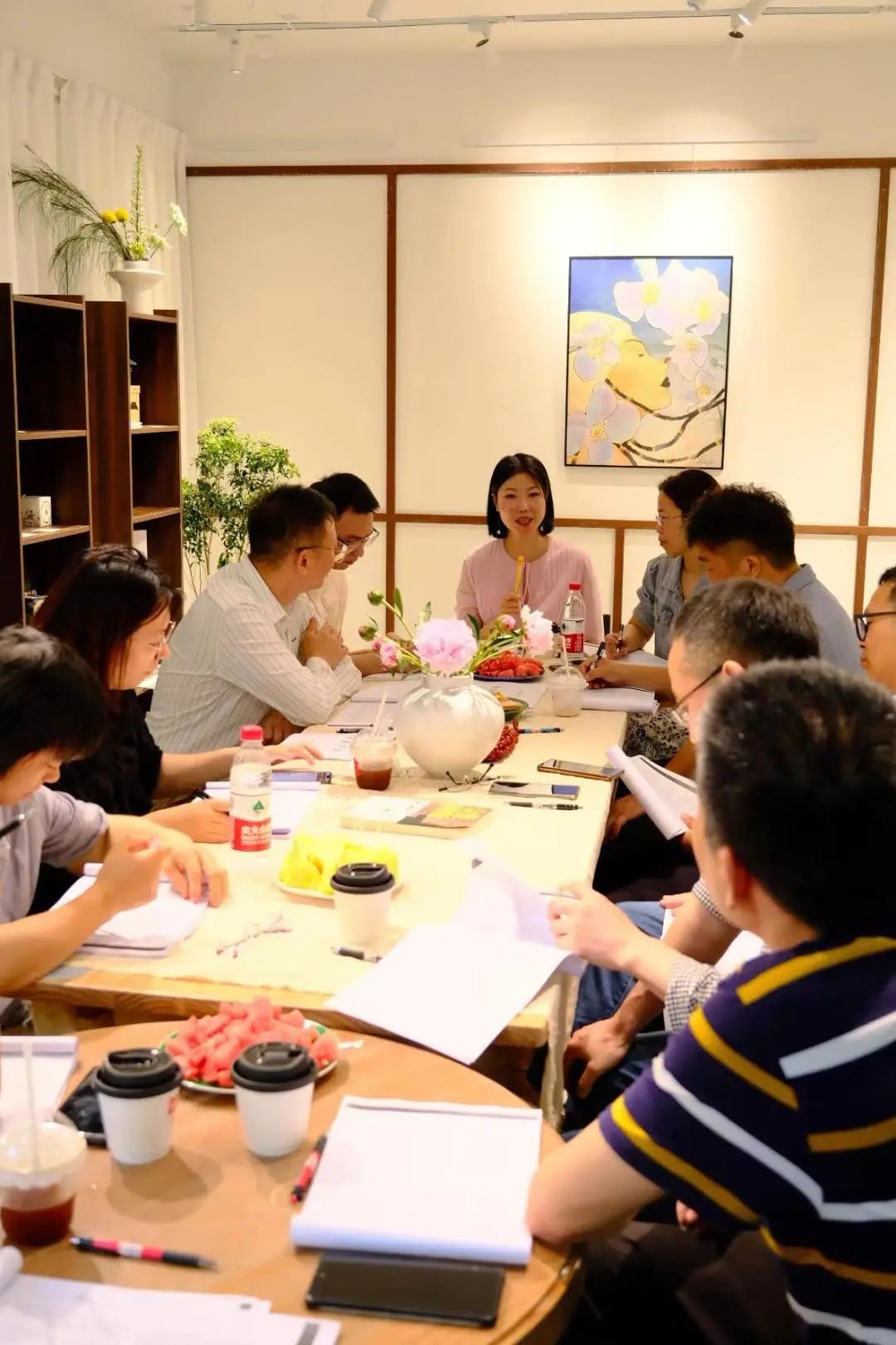 品味书香养正气 互学互进共提升|民建市直一支部、青年委员会经济科技专委会联合开展专题读书会活动