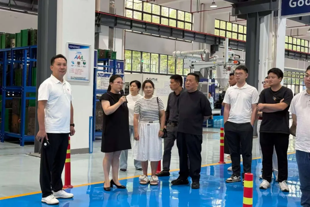 “双尖讲堂”搭台聚力，共探国际贸易新路径