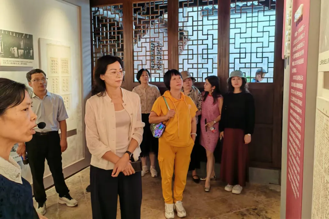 重庆市江津区政协副主席、民建区委会主委代大维一行来金华考察调研