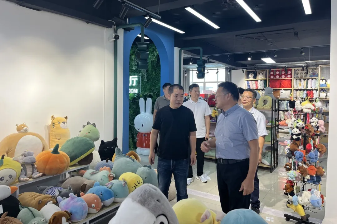 杨坚明带队赴兰溪走访会员企业