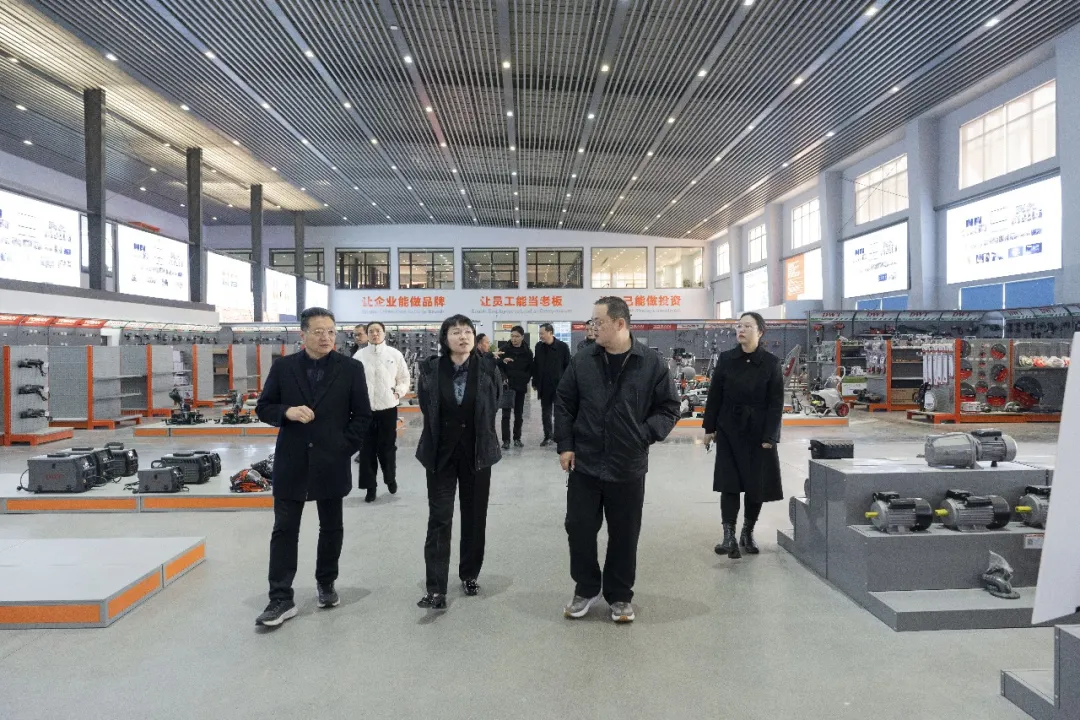 金华市委常委、市纪委书记、市监委主任吴燕走访调研民建工作